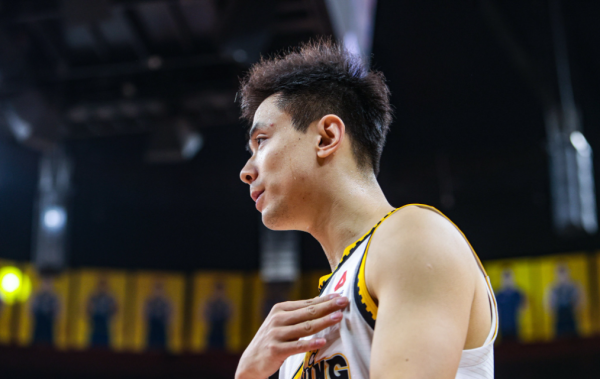 专业配资平台排名第一 悲剧!辽粤大战赵继伟大腿拉伤伤退,辽宁不敌广东无缘全运会3连冠