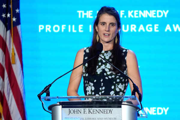 正规配资排名 肯尼迪外孙女癌症35岁离世，肯尼迪家族多人意外早逝，曾称给家庭增添新悲剧却无能为力