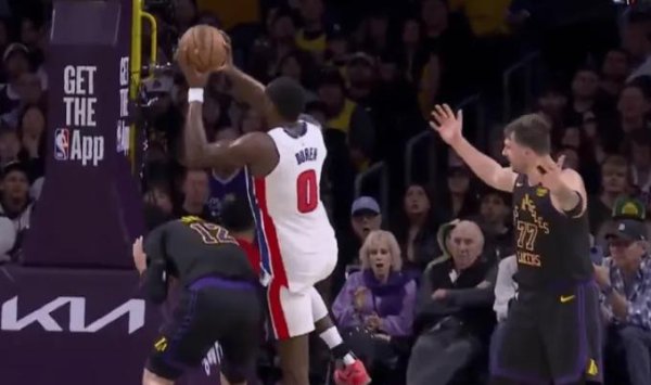 武汉股票配资开户 NBA名宿指责东契奇：他完全可以横移去协防，但他却只是站着举手